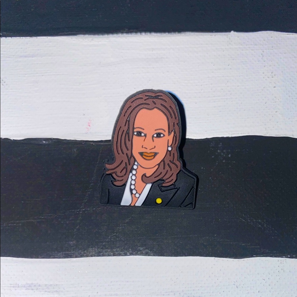 Kamala Harris croc piece